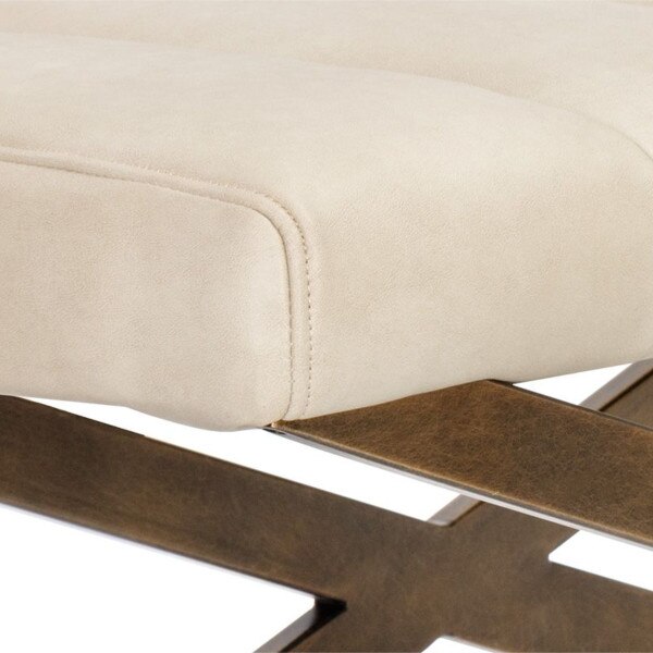 Kammi Bench